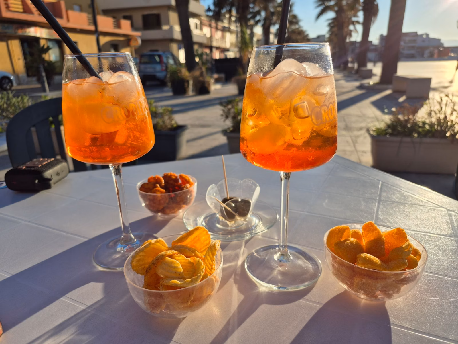 İtalya Akşamlarında Serinleten Lezzet: Spritz Bianco ile Keyifli Anlar İtalya Akşamlarında Serinleten Lezzet: Spritz Bianco ile Keyifli Anlar